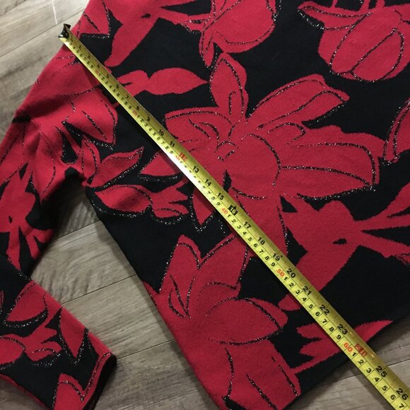 Tahari Abstract Carnation Red and Black Mockneck Sweater - Picture 10 of 13